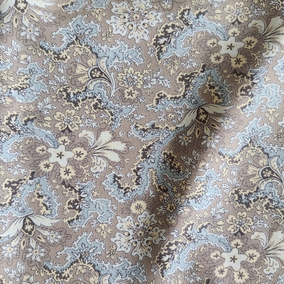 Old Navy Taupe and Light Blue Paisley Pencil Skirt - Picture 2 of 7